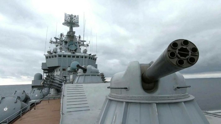 O navă de război rusă a tras asupra unui elicopter NATO. Ce fel de muniție au folosit rușii