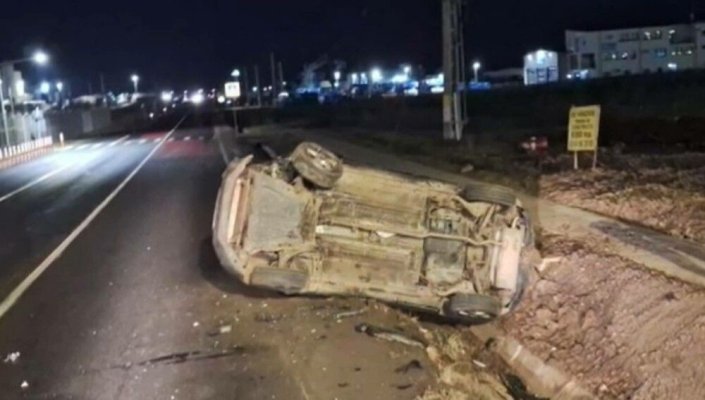 Două mașini s-au izbit violent într-o intersecție. Impactul a fost surprins de o cameră de bord