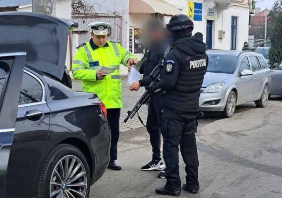 Un bărbat aproape de comă alcoolică a furat o mașină și a gonit pe străzile din Ovidiu