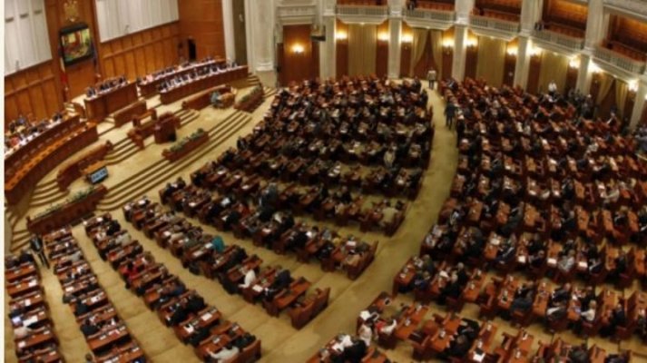 Zi de solemnitate în Parlamentul României: Deputații și senatorii depun jurământul de credință