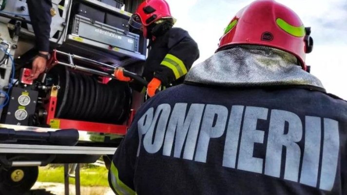 Alertă. Explozie urmată de incendiu în Constanța. Două persoane au ajuns la spital