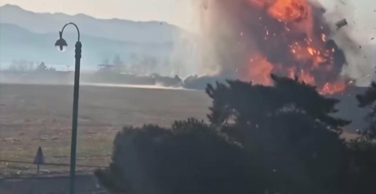 Momentul în care avionul Jeju Air explodează. Au fost recuperate 150 de cadavre. Video