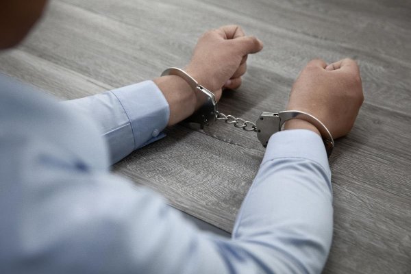 Viceprimar bătut de un localnic nemulțumit de lucrările din comună. Primar: „Se putea mai rău” 