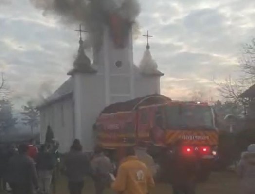 Incendiu violent la o biserică greco-catolică. Video