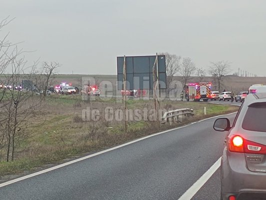 Accident rutier grav la Sibioara. O mașină s-a răsturnat, rezultând trei victime, dintre care una încarcerată