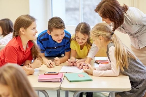 Educația financiară a ajuns, în sfârșit, la tinerii români Laura Dinu