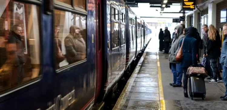 O nouă scumpire în România începând cu 15 decembrie 2024, înainte de Crăciun