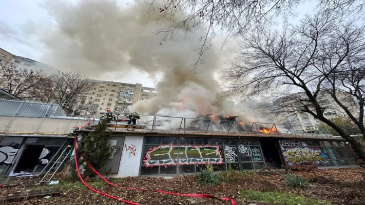 Incendiu violent în centrul Bucureștiului, în apropiere de Calea Victoriei - intervenție masivă a pompierilor