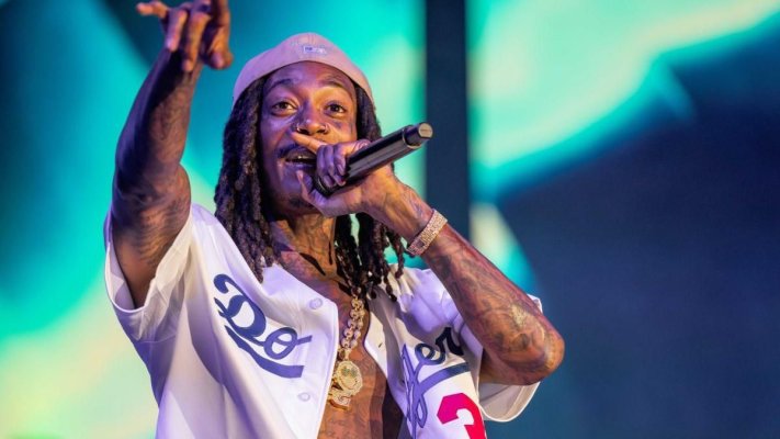Ce decizie au luat judecătorii din Constanța în cazul rapperului Wiz Khalifa, cercetat pentru consum de droguri