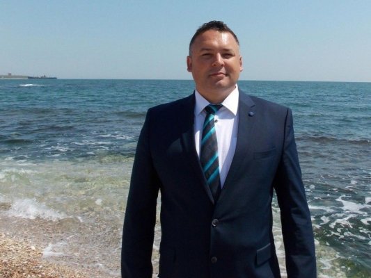 Primarul  din Costinești, pompează bani într-o firmă de contabilitate, fără licitație, chiar dacă primăria are contabil 