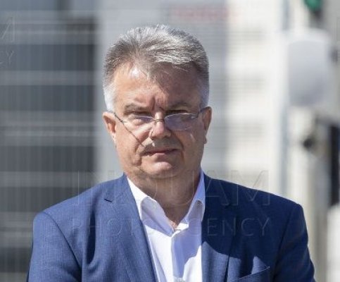 Din salariul de bugetar, președintele Autorității Vamale Române a împrumutat cu 117.000 euro o șefă de sindicat