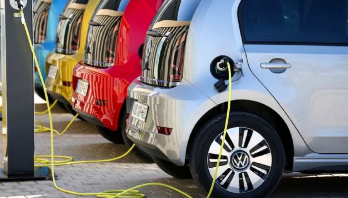 Piața auto dă semne de oboseală. 10% mai puține mașini noi înmatriculate în noiembrie