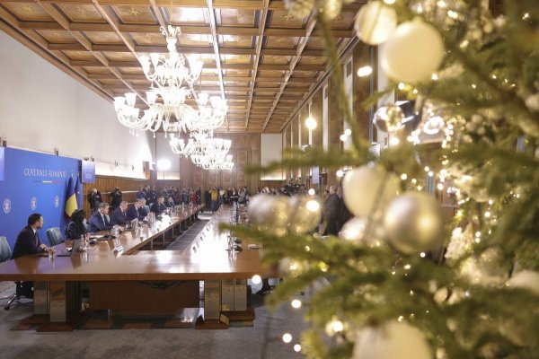 Deciziile-cheie din ședința Coaliției PNL-PSD-UDMR. Pensiile și salariile vor fi înghețate