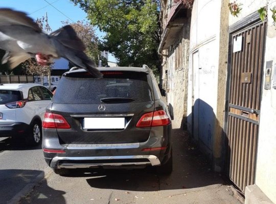 Taxă specială pentru bucureștenii care dețin un autovehicul, dar nu au loc de parcare