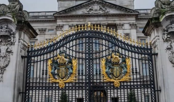 Scandal! Angajații Palatului Buckingham, implicați într-o bătaie după petrecerea de Crăciun. Video