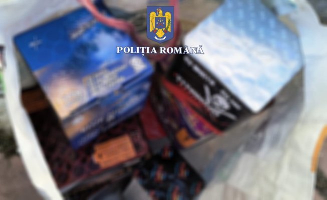 200 de kilograme de petarde descoperite de polițiști în urma unor descinderi la domiciliu. Video
