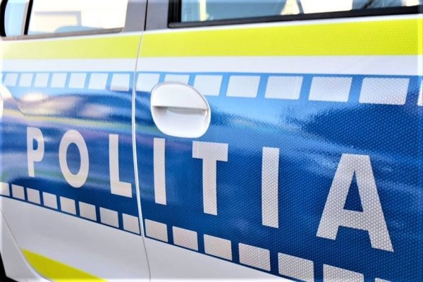 Un bebeluş a fost găsit mort într-o cutie de la o biserică, după ce alarma nu l-a notificat pe preot