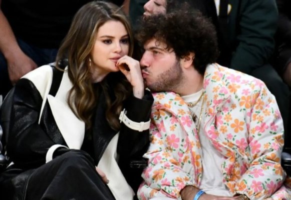 Selena Gomez și iubitul ei, Benny Blanco, s-au logodit.