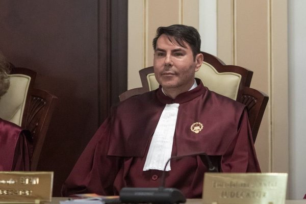 Cine este judecătorul de la CCR care n-are casă în România, dar și-a luat apartament la Marbella