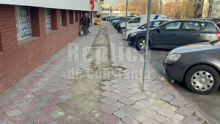 Alo, aude cineva? Istoria trotuarului de pe strada Cișmelei, distrus de o firmă de construcții! Video!