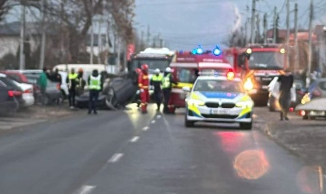 Accident rutier la Cumpăna; o mașină s-a răsturnat