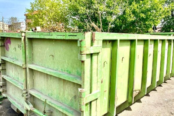 Containerul pentru deșeuri voluminoase este amplasat pe strada Productelor