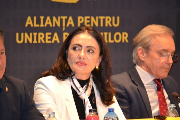 O Miss România, deputat AUR, se ocupă de reabilitarea Casei Căsătoriilor!