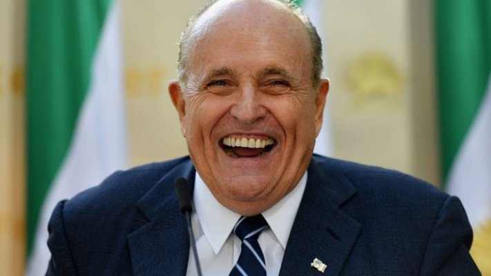 Rudy Giuliani, fostul avocat al lui Donald Trump, a fost găsit vinovat de obstrucţionarea justiţiei