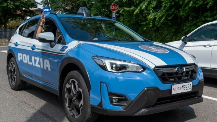  Scandal în Italia. Poliția este acuzată că a obligat activiste să-şi scoată lenjeria intimă şi să stea în poziţie ghemuit
