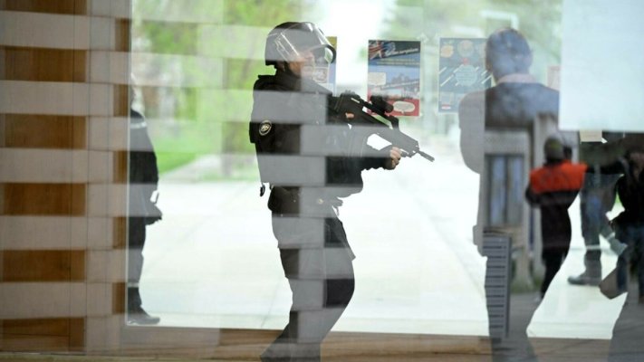 Sute de școli din Ungaria și Bulgaria au primit amenințări cu bombă din Rusia. Budapesta ar ascunde implicarea Moscovei