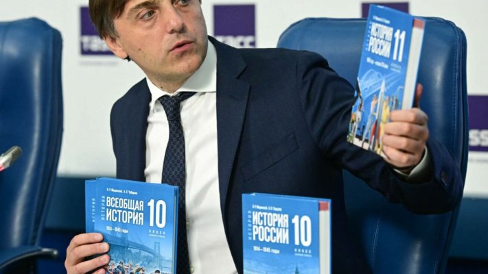Kremlinul transformă istoria în propagandă. Elevii învață că Rusia a fost „forțată” de Occident să invadeze Ucraina