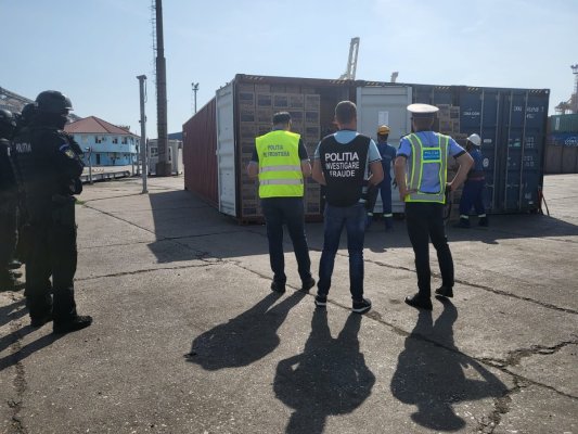Jucării...”de firmă”, confiscate de polițiști în Portul Constanța