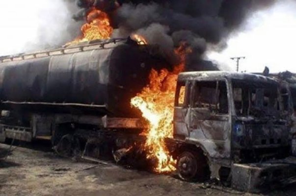 Tragedie! Peste 100 de oameni au ars de vii într-o explozie în Nigeria. Video