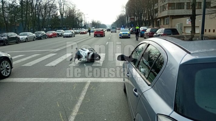 Conducătorul unui scuter a ajuns la spital, după un accident pe bulevardul Al. Lăpușneanu. Video