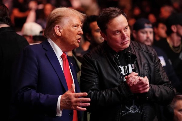 Trump i-a cerut lui Elon Musk să-i aducă înapoi pe cei doi astronauţi blocaţi în spațiu