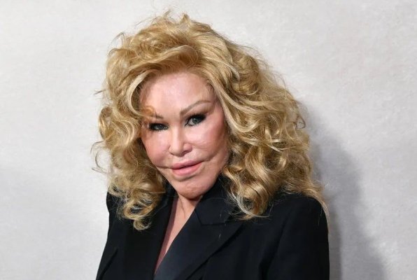 A murit „Catwoman“. Cine a fost Jocelyn Wildenstein, un subiect de bază al tabloidelor din SUA