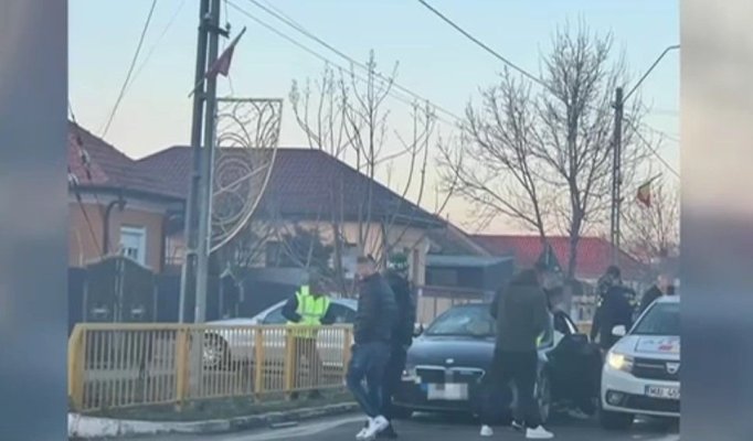 Scandal în trafic! Tânăr înjunghiat, în urma unui „like“ dat pe rețelele sociale unei femei măritate