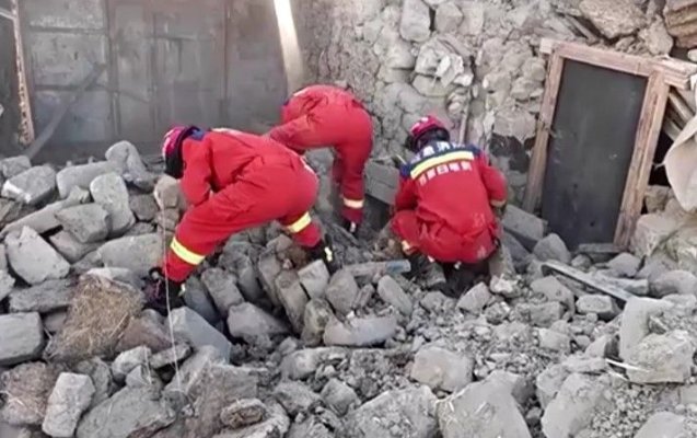 Cutremur de 7,1 grade în Tibet: Cel puţin 126 de morţi şi peste 180 de răniţi. Video