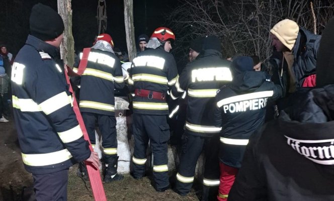 Persoană căzută într-o fântână adâncă de 30 de metri, salvată de pompieri. Video