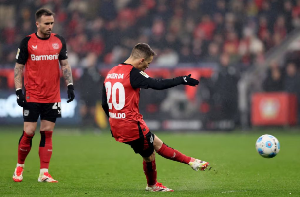 Fotbal: Bayer Leverkusen, de neoprit în campionatul Germaniei