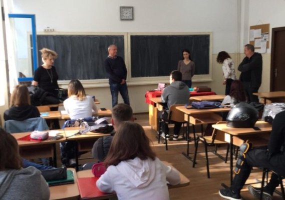Bullyingul online în rândul elevilor de la Liceul Miron Costin face victime
