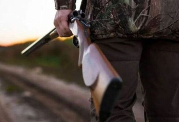 Bărbat împuşcat, în timpul unei partide de vânătoare. Care este starea victimei