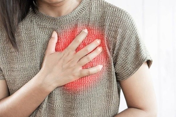 5 semne neobișnuite ale atacului de cord care apar în ochi înainte cu o lună