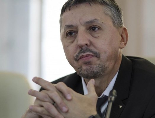 Proiect-pilot pentru utilizarea AI în şcoli, lansat de Ministerul Educaţiei 