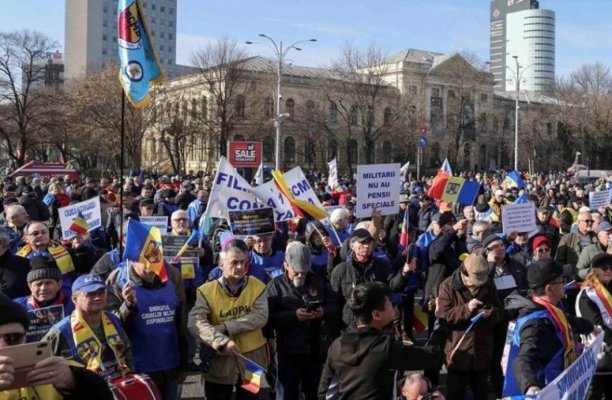 Protestatarii din Piața Victoriei au fost primiți la Guvern