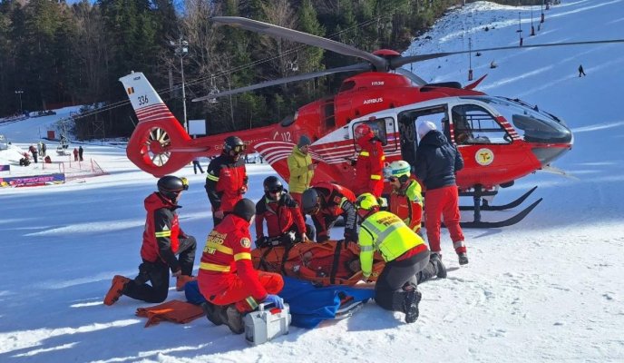 Schior grav accidentat pe pârtie la Azuga. Casca victimei s-a crăpat în urma impactului puternic