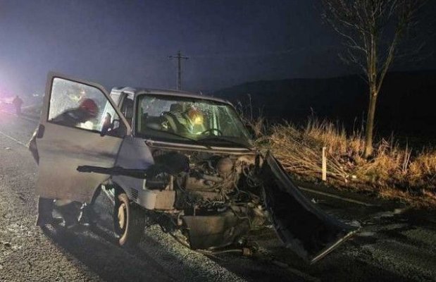 Un șofer de 23 de ani a murit, după o depăşire neregulamentară, pe DN1