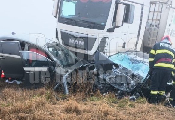 Accident grav în județul Tulcea! Coliziune între două mașini și un TIR