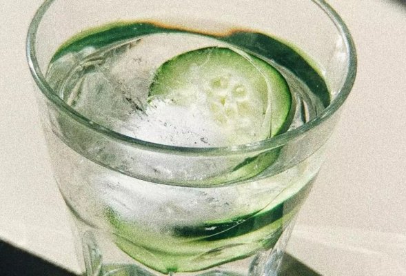 Ce este recomandat să bei în fiecare dimineață, dacă ai trecut de 40 de ani. Este esențial pentru sănătate