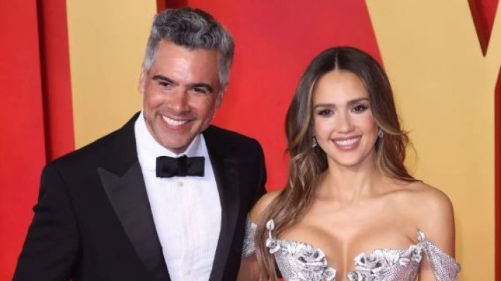 Jessica Alba și Cash Warren divorțează după 16 ani de căsătorie